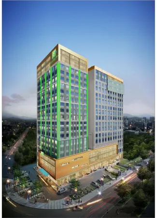 Holiday Inn Ulaanbaatar Отели рядом с достопримечательностью «Монгольский государственный университет»