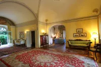 Villa Alta - Residenza d'Epoca Con Piscina Hotels in Molina di Quosa-rigoli