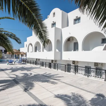 Villa Valvis Отели рядом с достопримечательностью «Пляж Периволос»