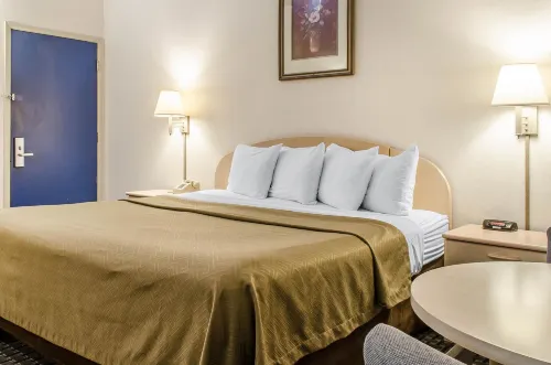 Rodeway Inn State College - Near University