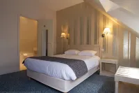 Logis Hotel du Chateau Hotels in Les Iffs