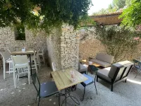 Logis Nimotel Hôtel Cosy Các khách sạn gần Esplanade Charles-de-Gaulle