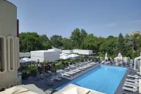 Hotel Continental - Pools