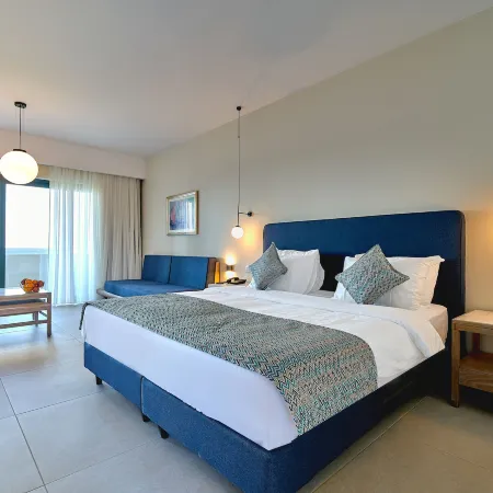 Silver Beach Hotel & Apartments