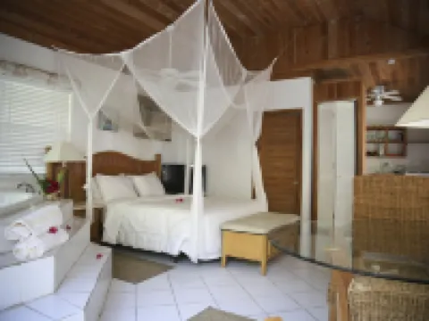 Tingum Village Hotel Hotels in Dunmore Town