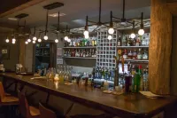Dancing Bear Lodge