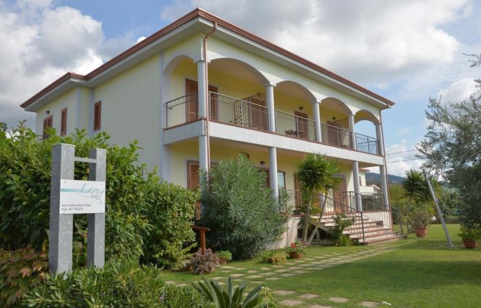Larus Hotel