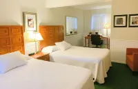 Cedar Crest Inn Hotel di Camden