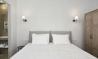 Luxury n Chic Athens Museum Apt