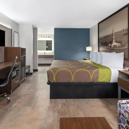 Super 8 by Wyndham Prattville Montgomery
