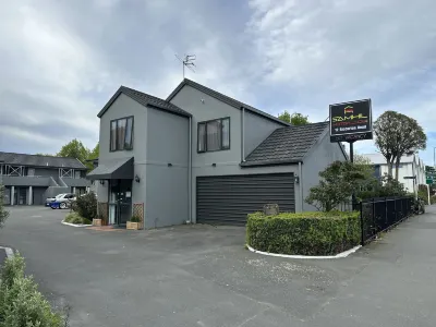 Samhil Motor Lodge Hotels in 