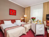 بريميير كراكوف هوتل Hotels near برادنيك بياوي