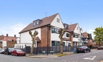 Serviced Studio Flat Near Camden Euston Station