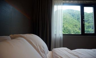 Mudeung Park Hotel