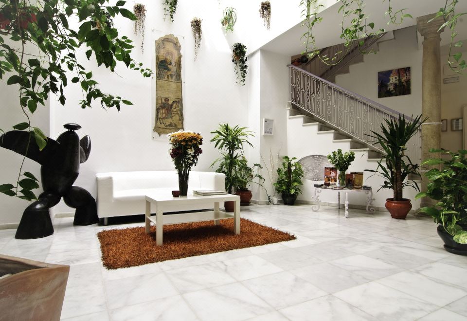 Spanish Court Hotel Over view