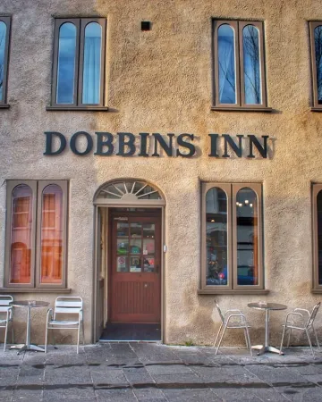 Dobbins Inn Отели рядом с достопримечательностью «Библиотека Каррикфергус»