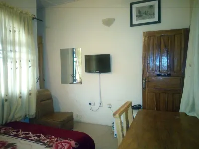 Blue Banana Resorts Hotels near Reformed Ogboni Fraternity