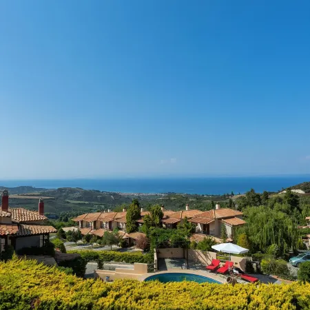 Akritas Ef Zin Villas & Suites