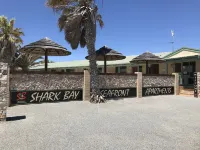Shark Bay Seafront Apartments Hoteles en Denham