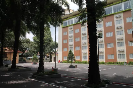 Laras Asri Resort & Spa