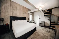 The Railroad Inn فنادق في كوبرزتاون