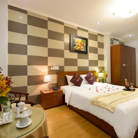 Iris Hotel Отели рядом с достопримечательностью «Госпиталь C»