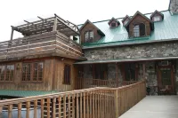마누아 람제이 Centre de la Nature Mont Saint-Hilaire 주변 호텔