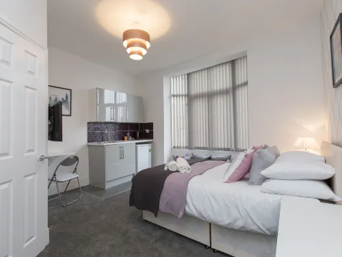 Townhouse Plus @ 40 West St