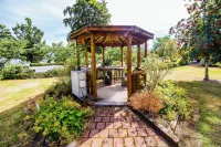 Marakura Deluxe Motel Отели рядом с достопримечательностью «Лейк Генри Вьюинг Дек»