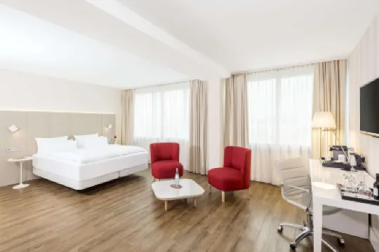 NH Collection Köln Mediapark Hotels in der Nähe von Geldernpark