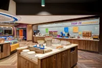 雪城卡米盧斯希爾頓Tru飯店 - 停車場