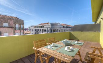 Spot Family Apartments