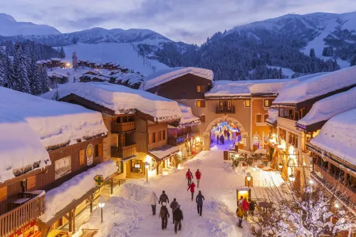 Hôtel du Bourg فنادق في Valmorel