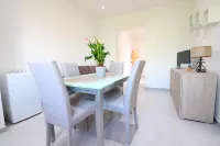 De Vivo Realty - Casa Ninà
