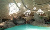 Emerald Resort & Casino - Pools