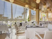 Hipotels Playa la Barrosa - Adults Only โรงแรมในชีคลานา เด ลา ฟรอนเตรา