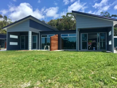 Waterfront Apartments Отели рядом с достопримечательностью «Devonport Regional Gallery»