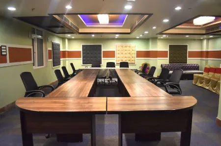 The Grand Empire A Boutique Hotel Отели рядом с достопримечательностью «Ramdas»