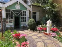 Enchanted Manor Отели в г. 
