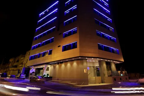 Lamaraz Hotels