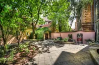 Old Town Kanonia Hostel & Apartments Hotels in 