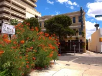 O'Brien Riverwalk Boutique Hotel Hotels near San Fernando Cathedral