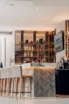 Wyndham Quito Airport - ที่มีบาร์