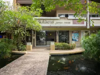 Jumbo House Hotels near Kromluang Chumphon Khetudomsak Shrine