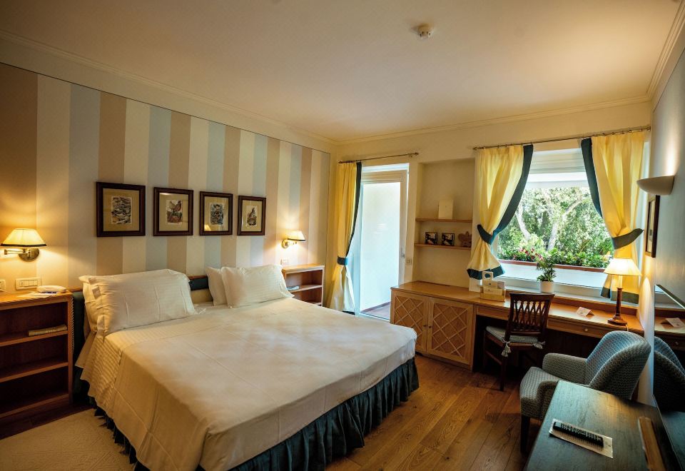 4. 갈리아 팰리스 ..