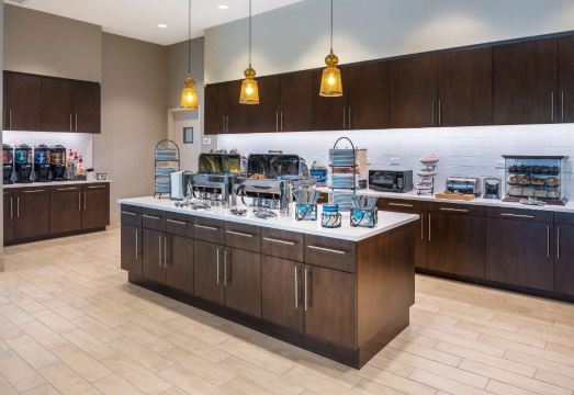 4. 홈우드 스위트 ..