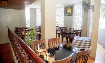 Ha Trinh Hotel