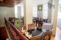 Khách sạn Hà Trinh