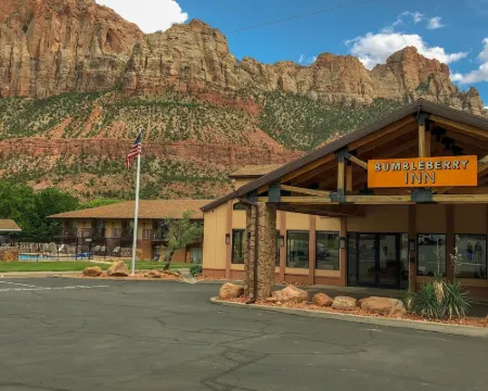 บัมเบิลเบอร์รี่ อินน์ โรงแรมในสปริงเดล