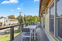 Lake View Condo - Walk to Saugatuck